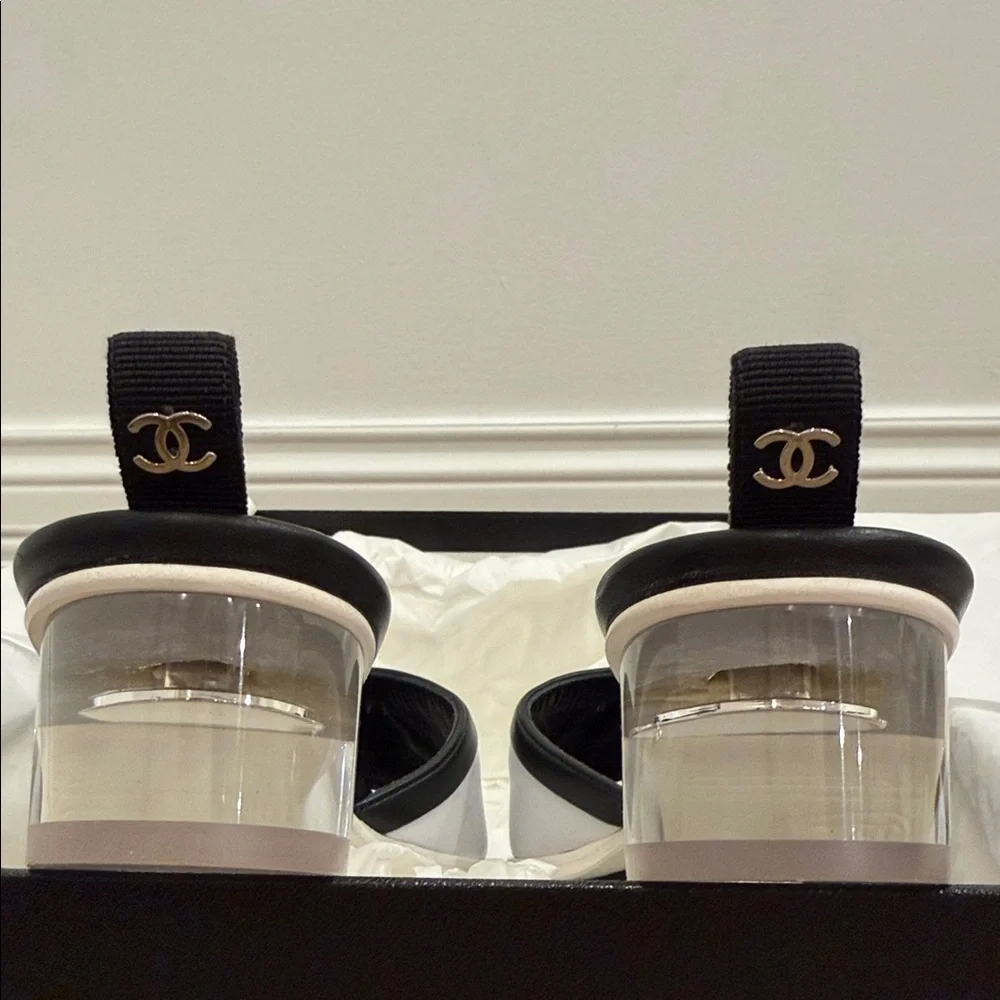 Chanel Iconic Logo Slides 37.5 Black White Leather With Box Authentic - Picture 10 of 12